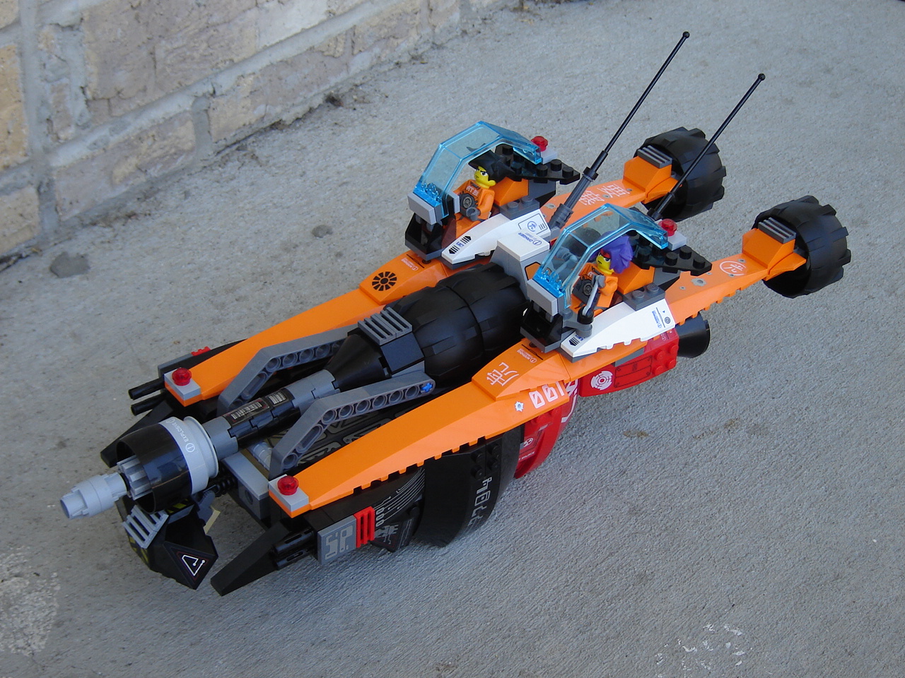 lego-htlrm-01.jpg