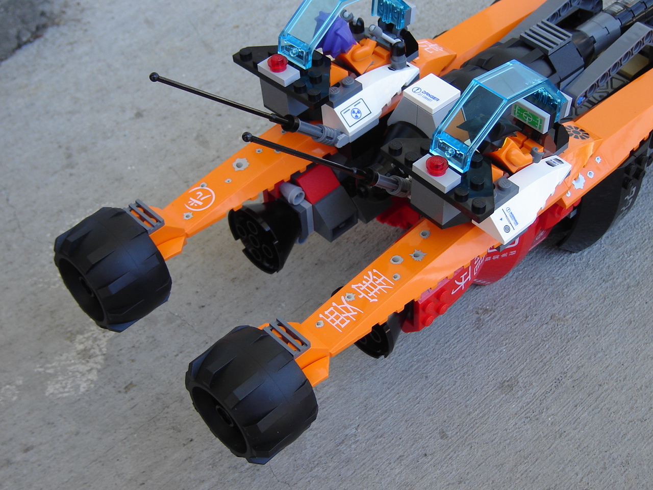 lego-htlrm-05.jpg