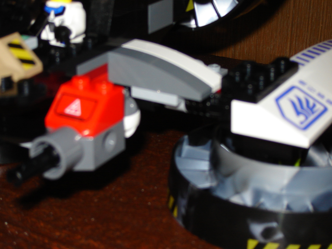 lego-v-flyer-05.jpg