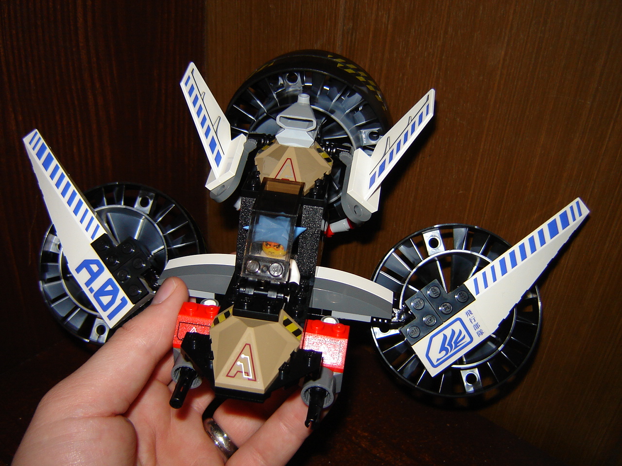 lego-v-flyer-07.jpg