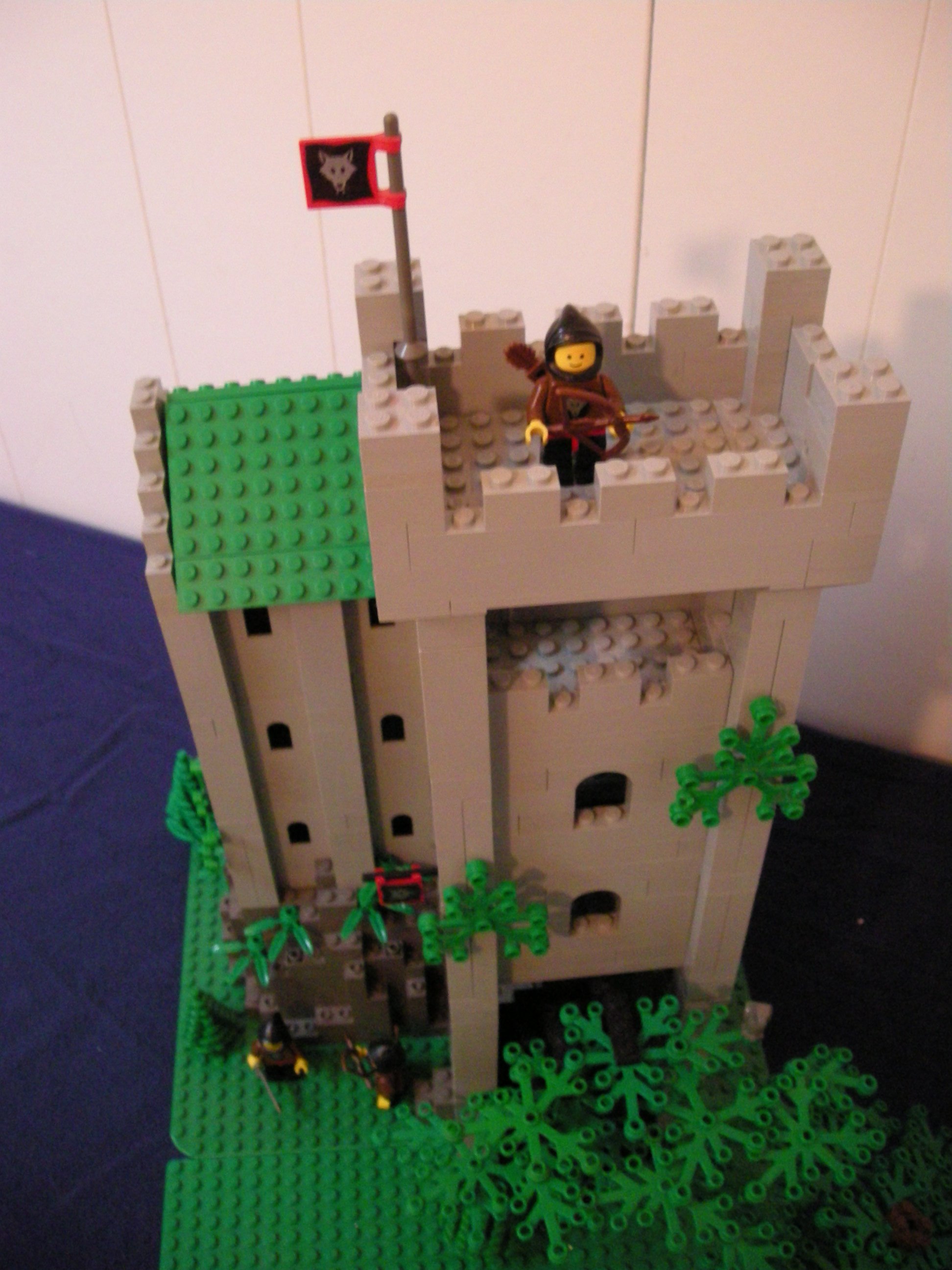 wolfpack_castle_004.jpg