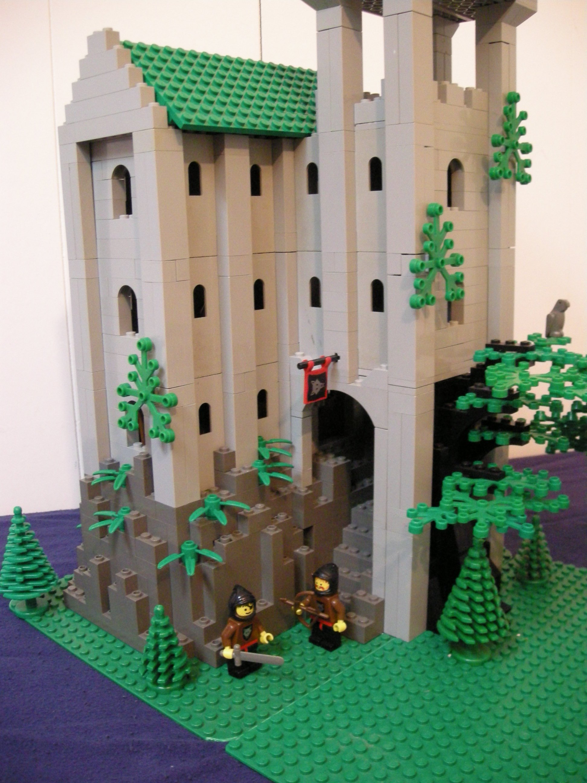 wolfpack_castle_011.jpg