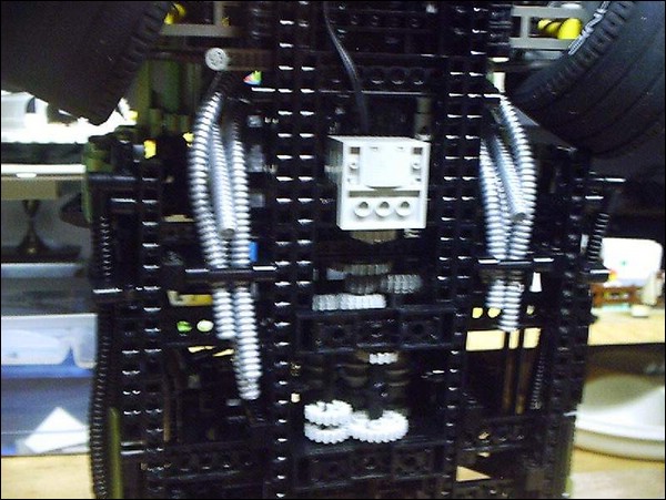 727032tc05.jpg