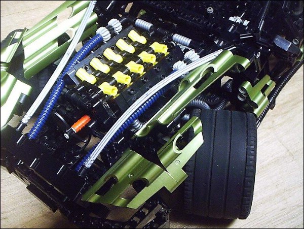 727032tc08.jpg