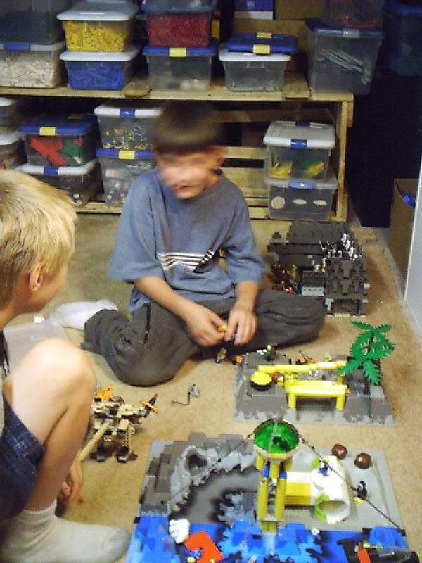 90603play04.jpg