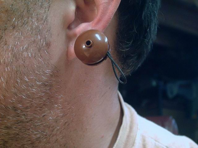19jul05ear1.jpg