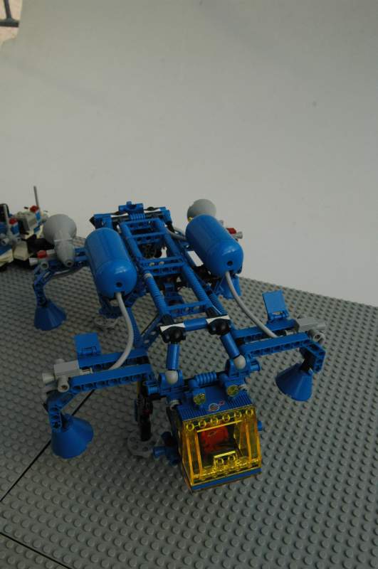 spacecrane01.jpg