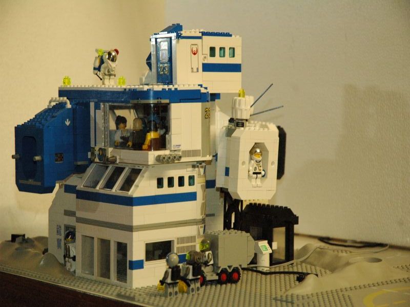moonbase001.jpg