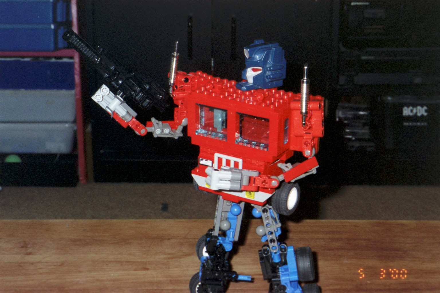 optimus_prime_robot_mode_04.jpg