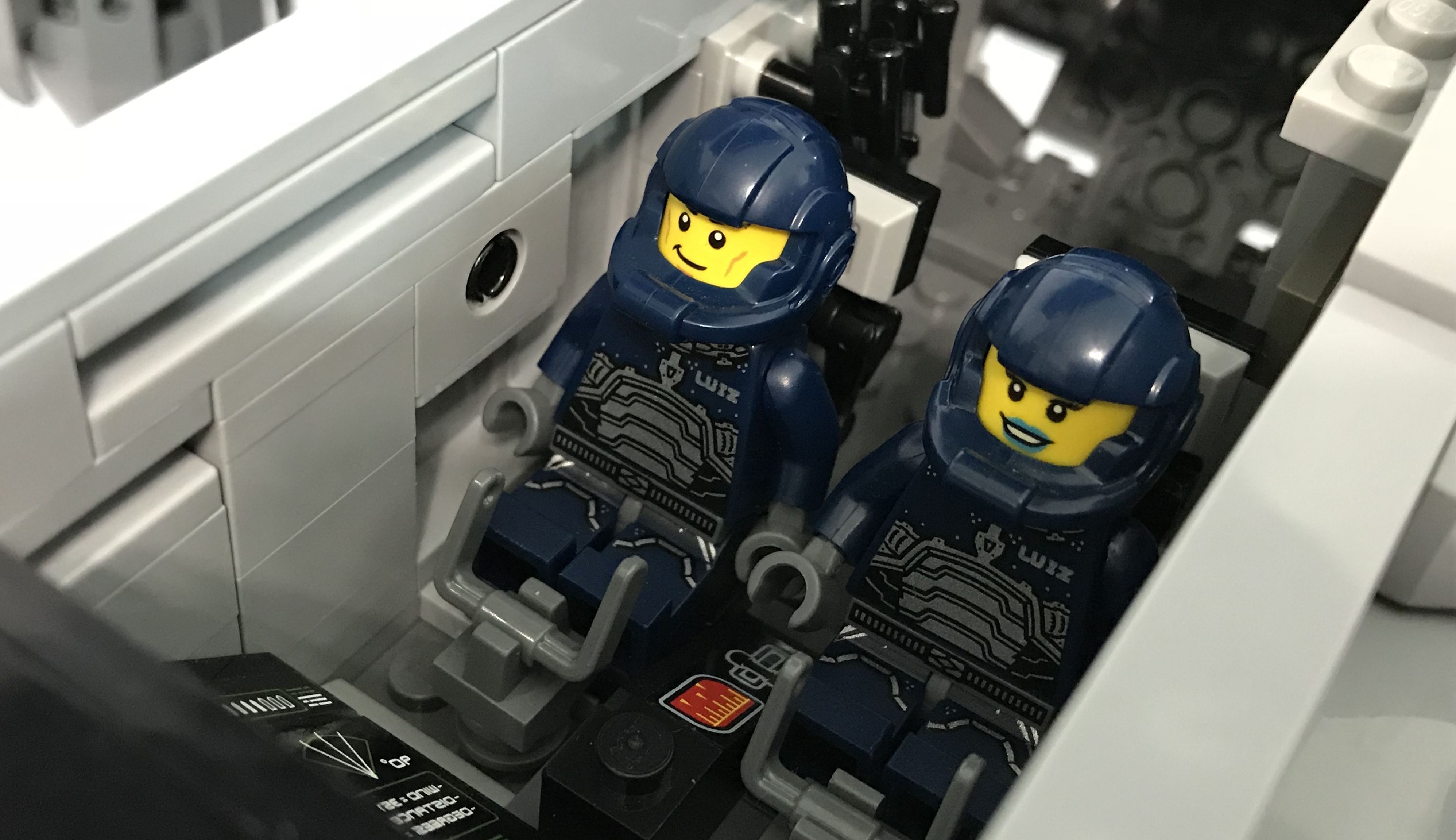 cockpit_04.jpg