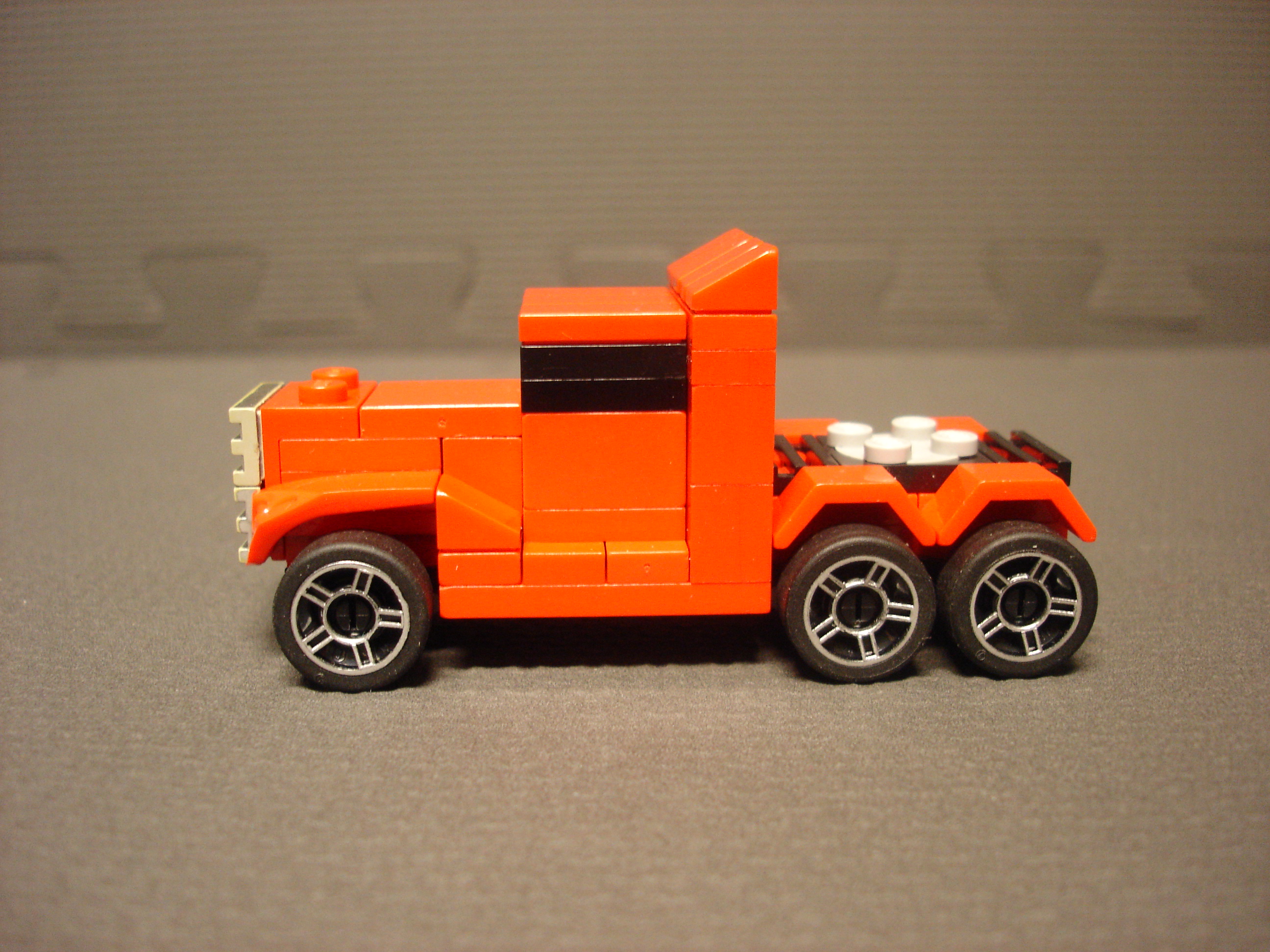 peterbilt_mini_02.jpg
