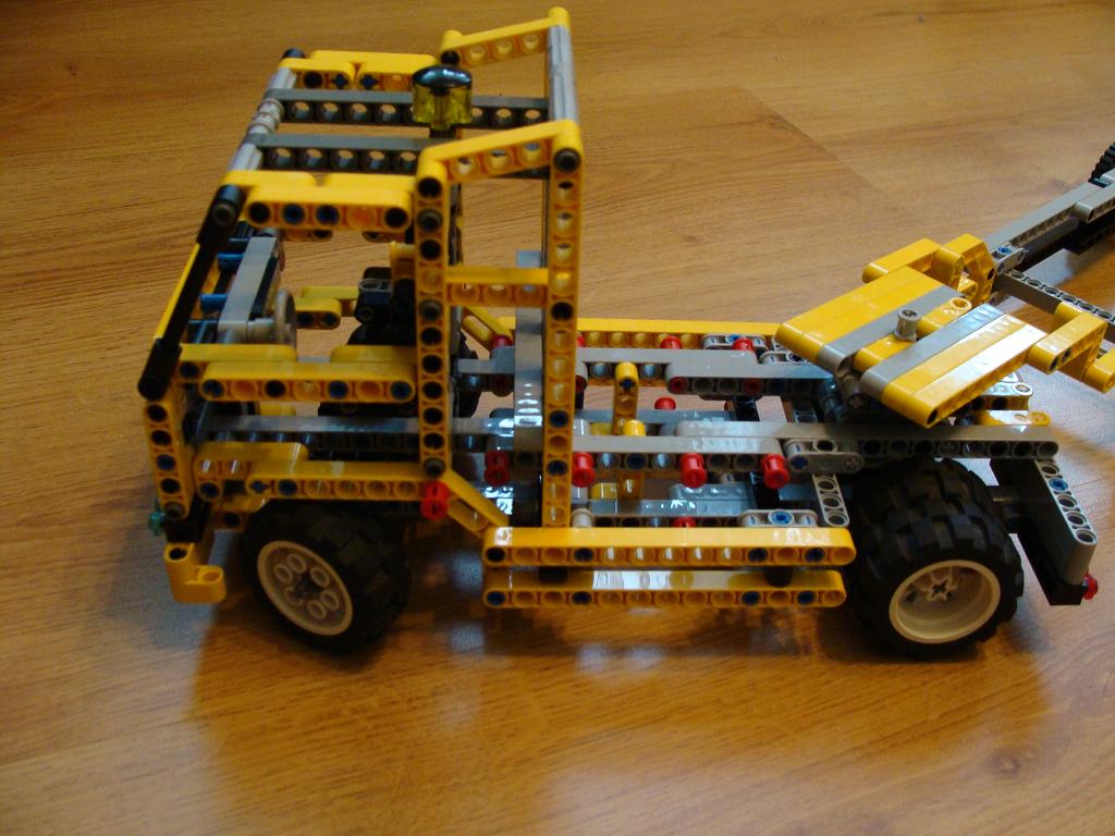 truck004.jpg