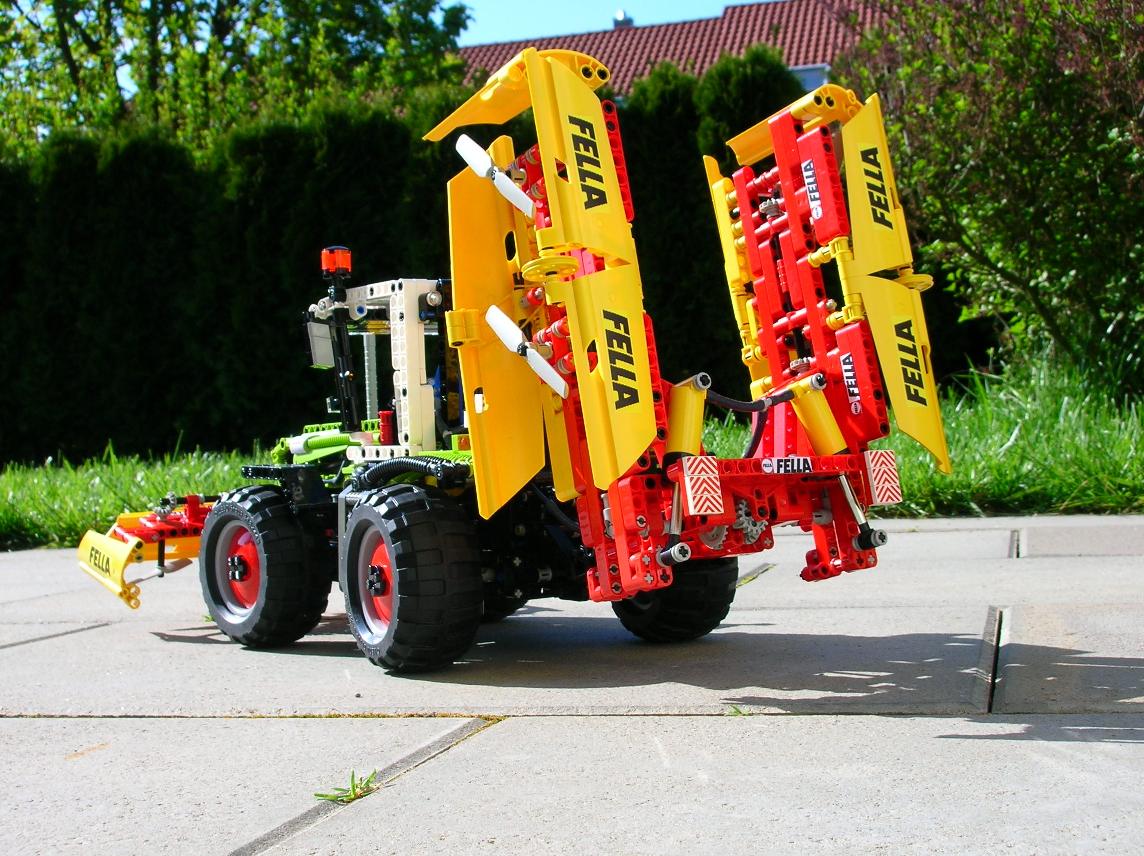 xerion-mit-maehwerk-07.jpg