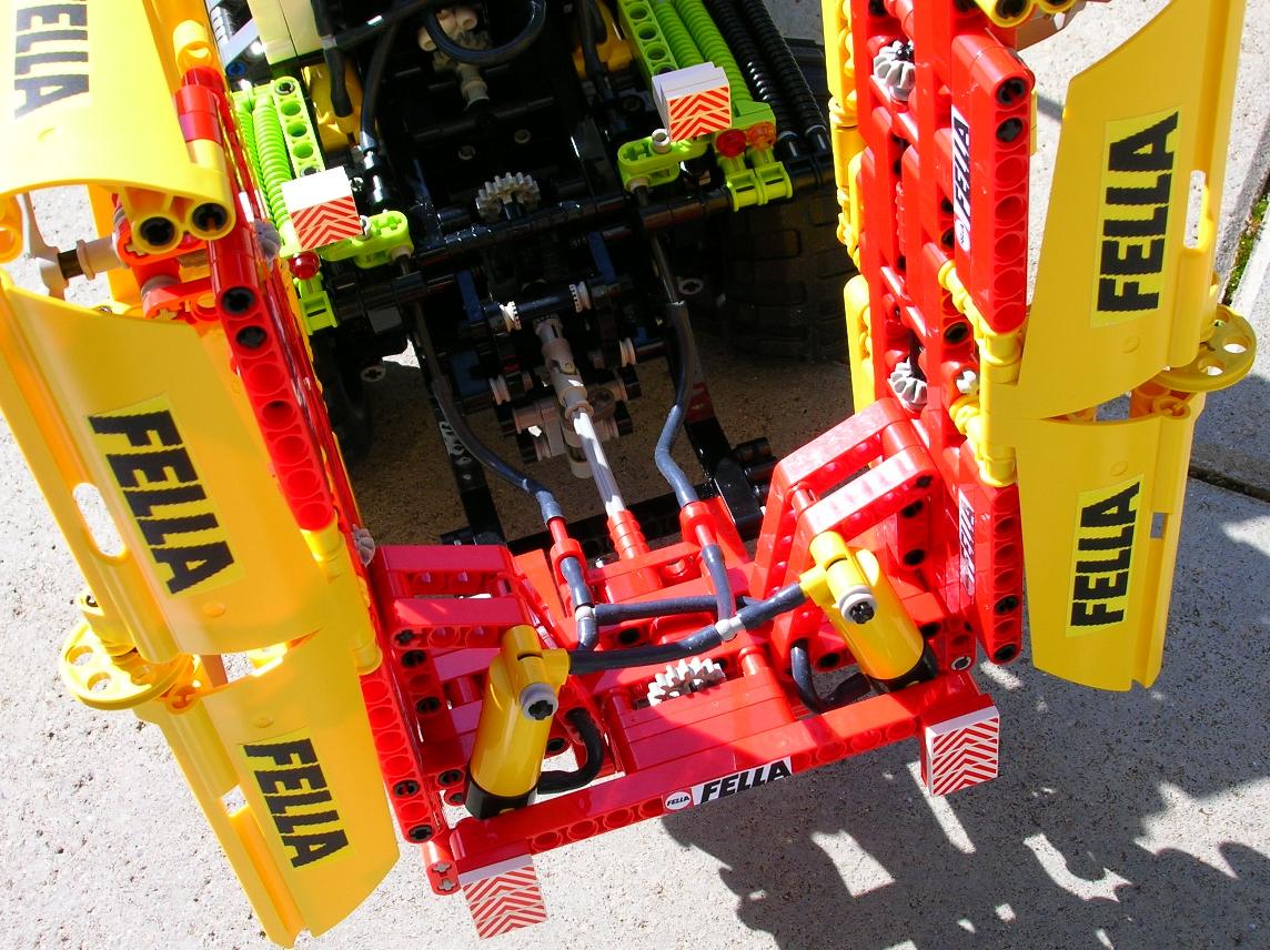 xerion-mit-maehwerk-08.jpg