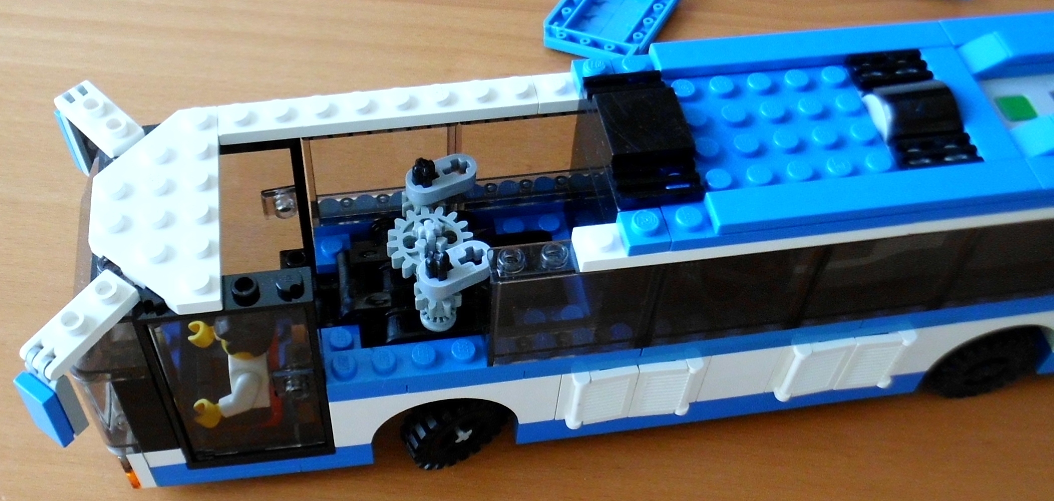 bus_8404-5.jpg