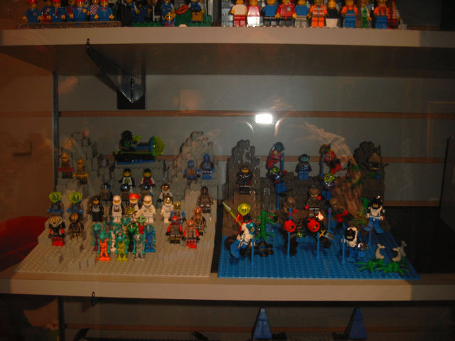 013_figurenvitrine7.jpg