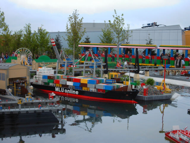 071_hamburger_containerhafen.jpg