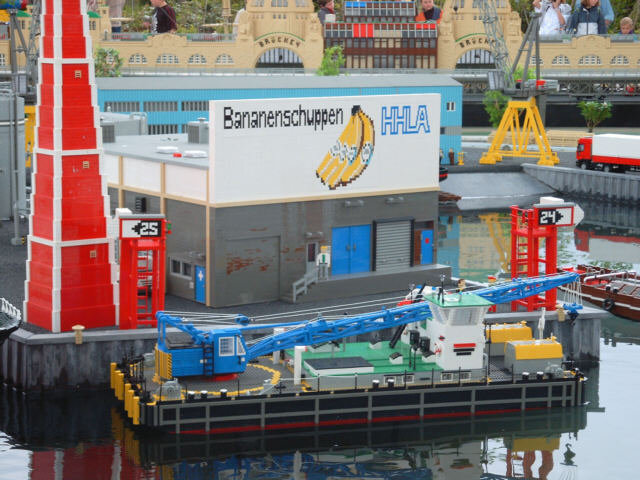 075_bananenschuppen.jpg