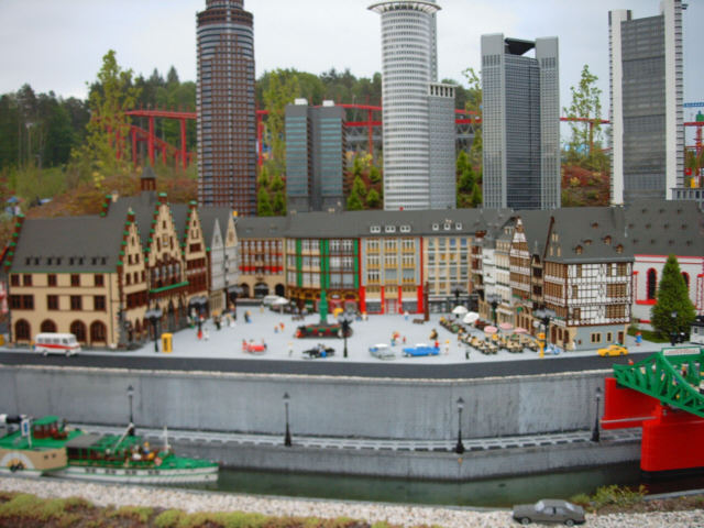 142_ffm_skyline_roemer.jpg