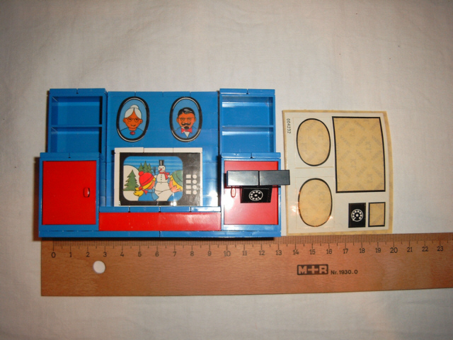 264_schrank_und_aufkleber.jpg