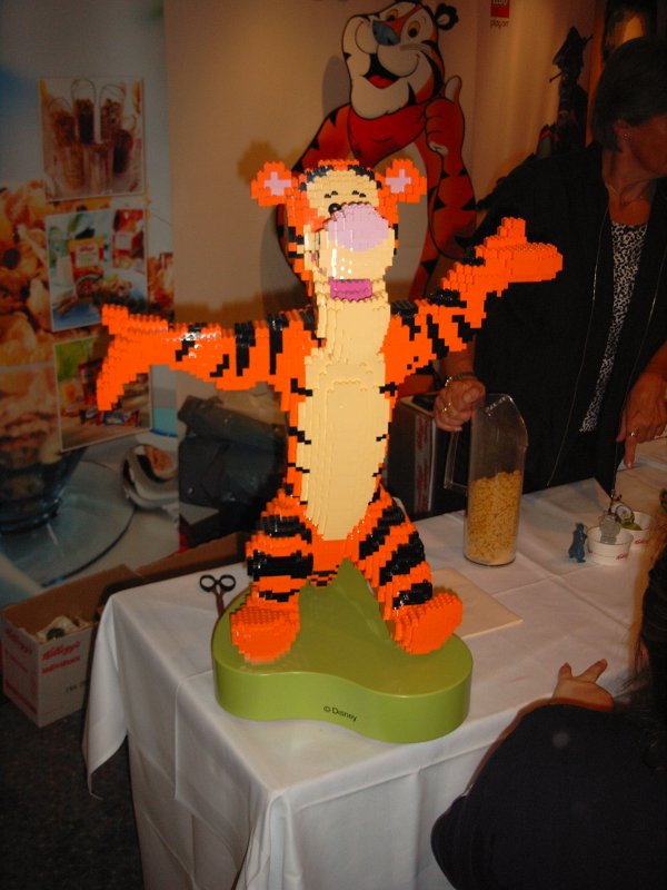 tigger_lego.jpg