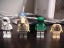 people_sell_lego.jpg
