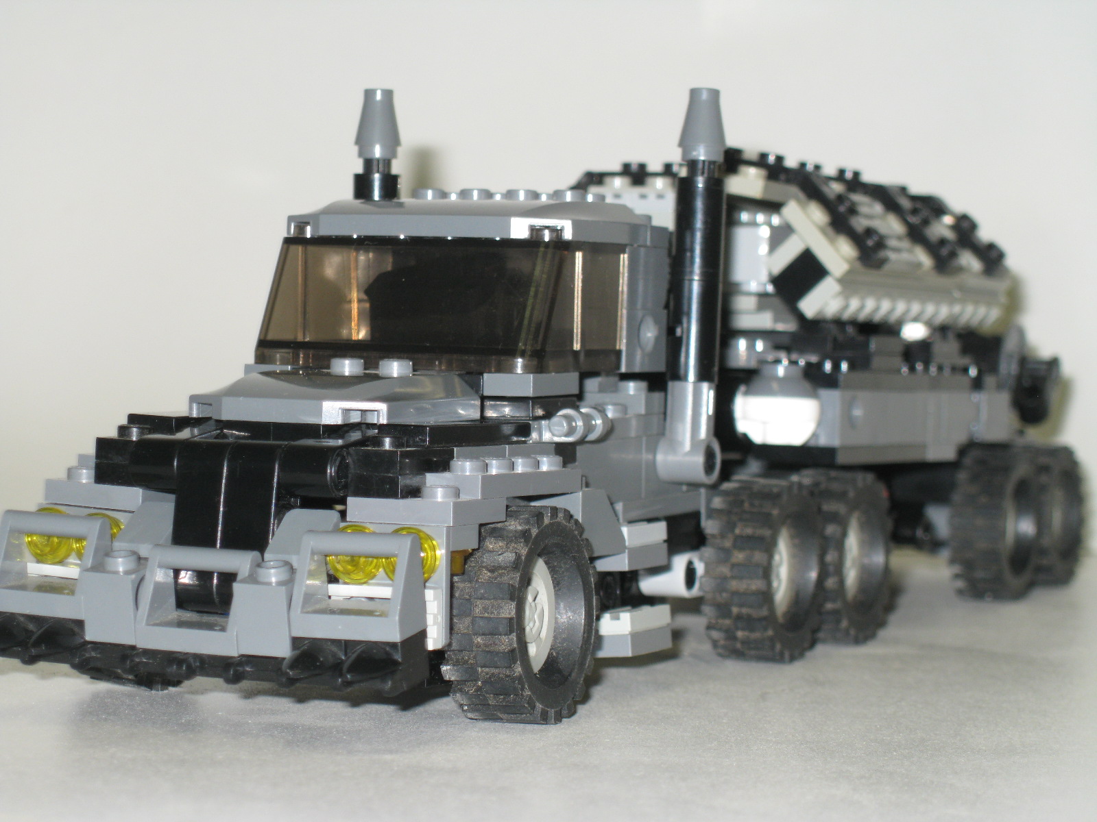 1-megatron_truck.jpg