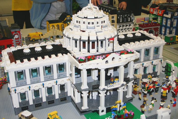 presidenthouse_front1.jpg