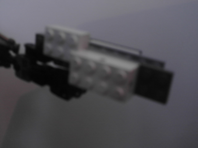 dbot01gun.jpg