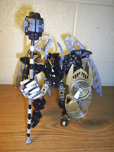 makuta_front.jpg