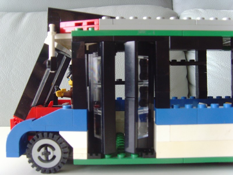 optare_solo_door_2.jpg