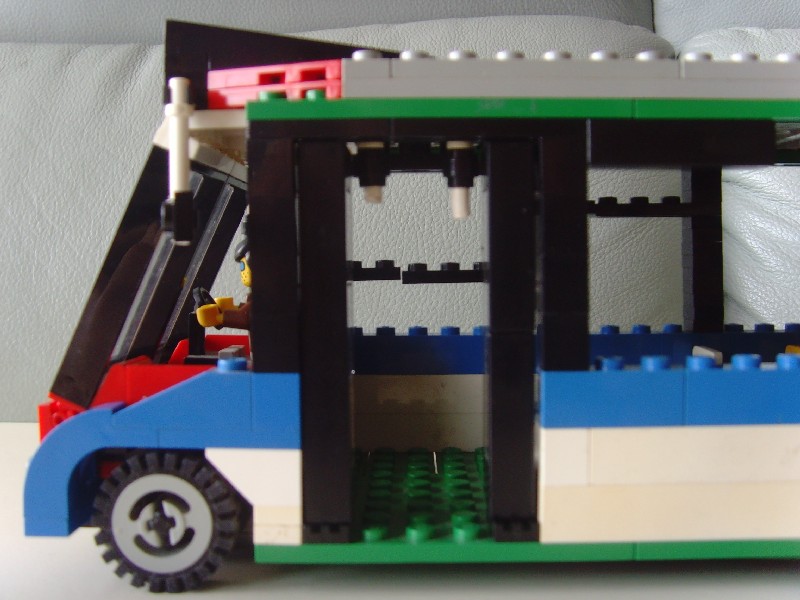 optare_solo_door_3.jpg