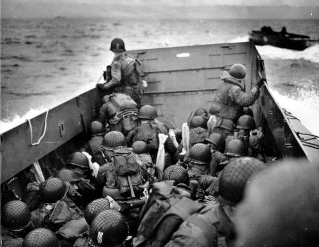 omaha_beach_landing_craft_approaches111.jpg