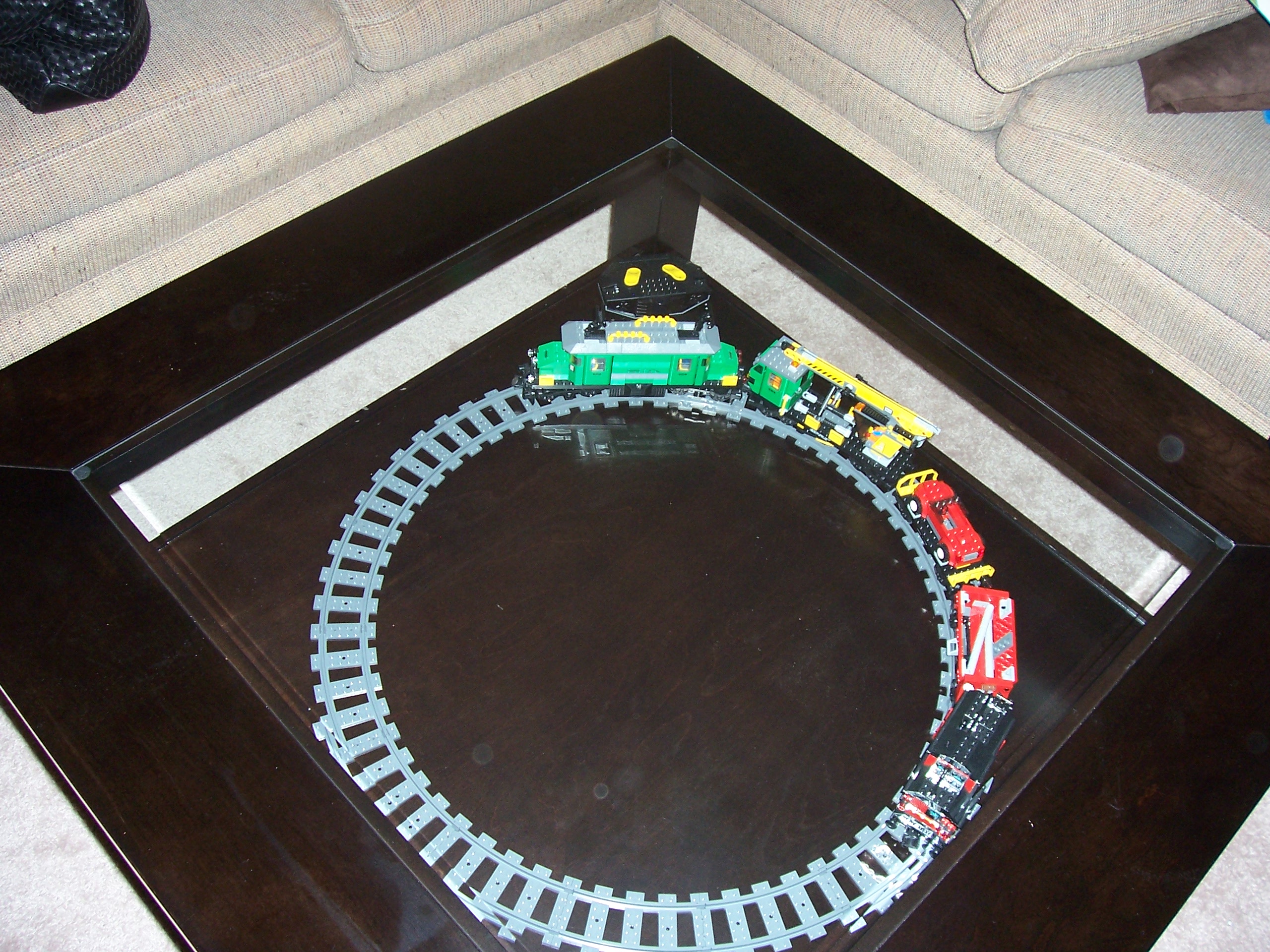 train_coffee_table_4.jpg