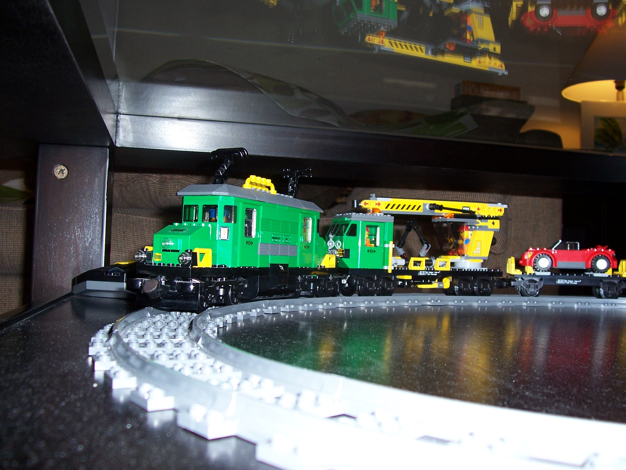 train_coffee_table_7.jpg