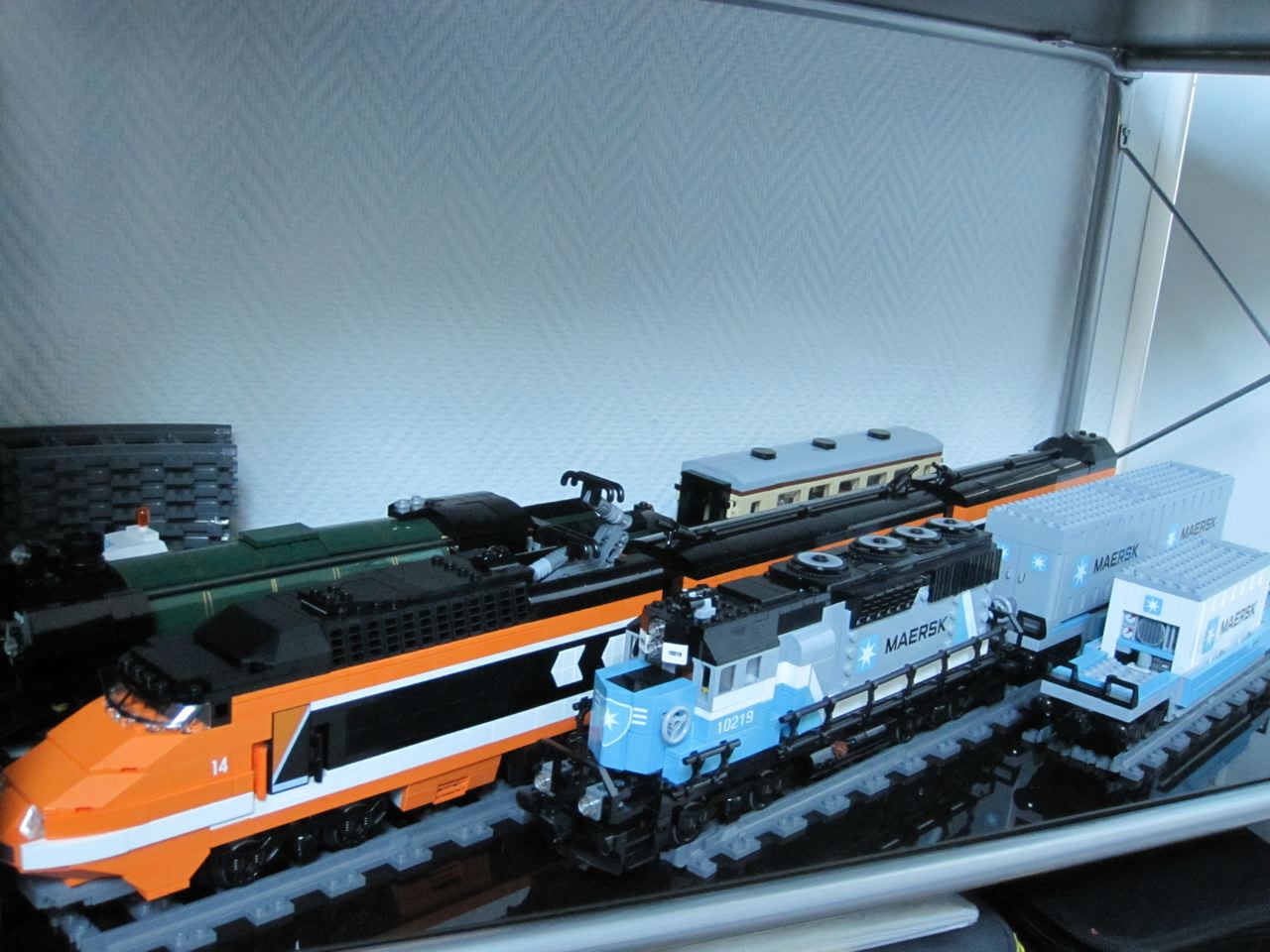 exclusive_trains.jpg