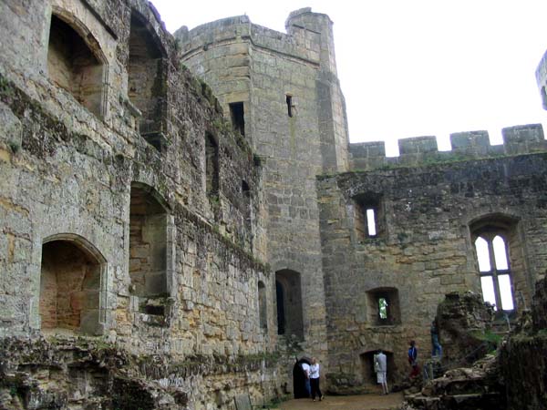 bodiam64.jpg