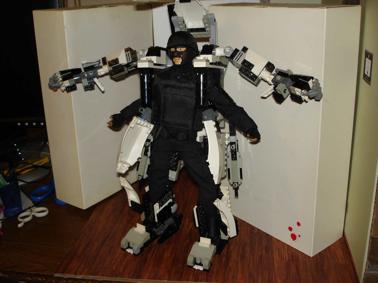mechsuit001.jpg