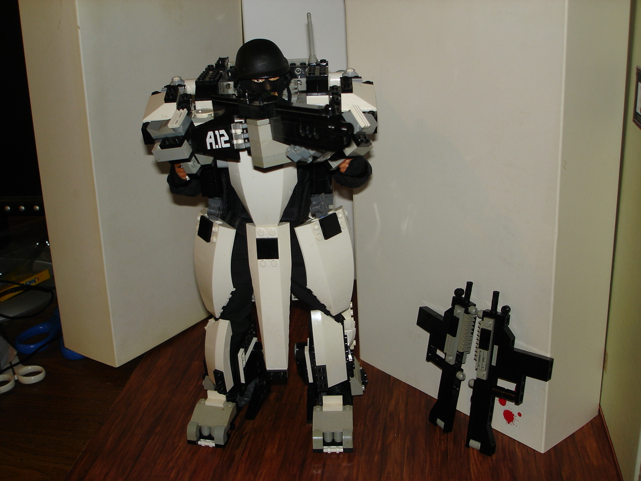mechsuit010.jpg