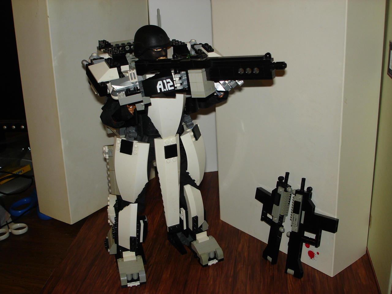 mechsuit011.jpg
