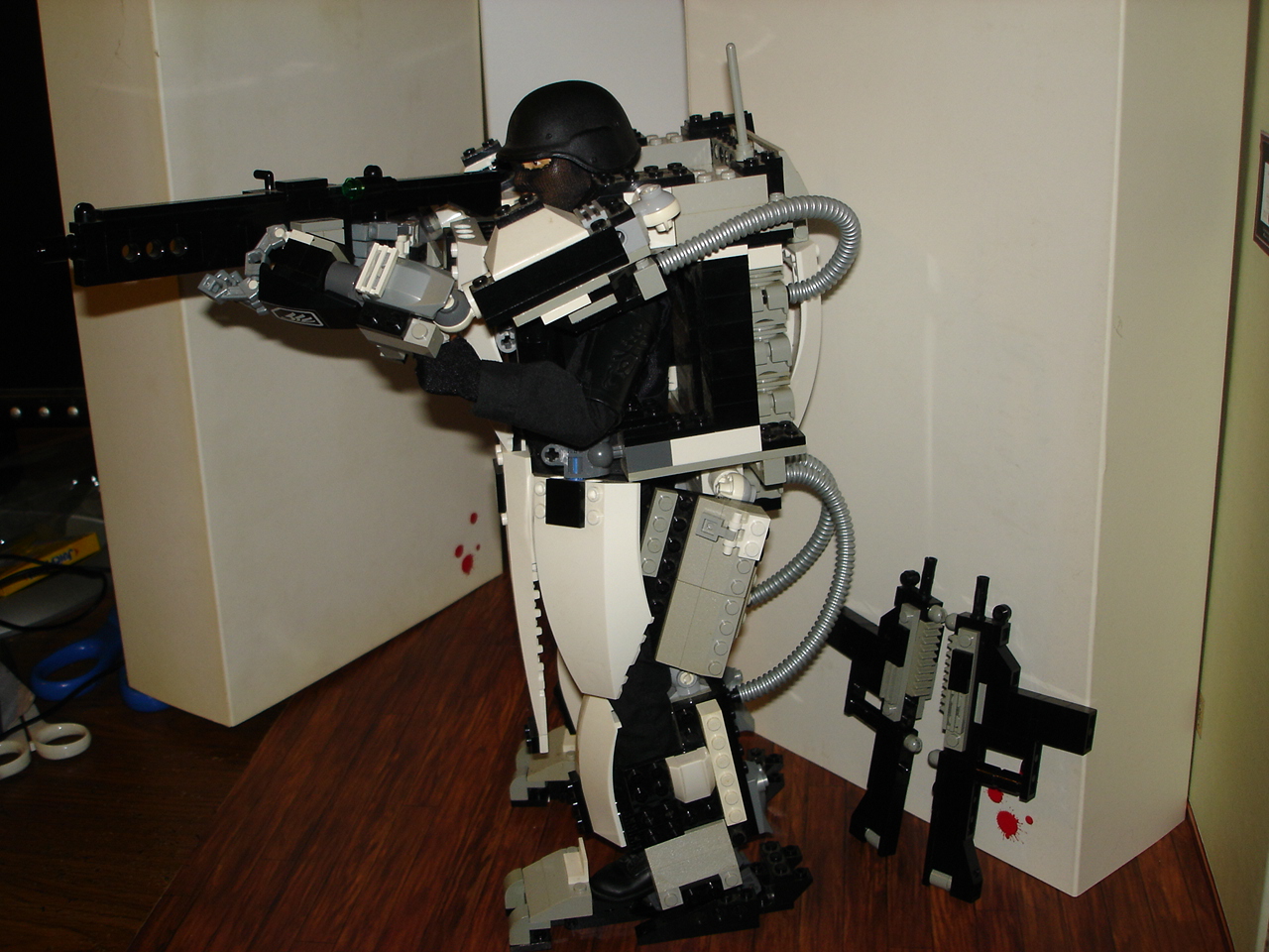 mechsuit012.jpg