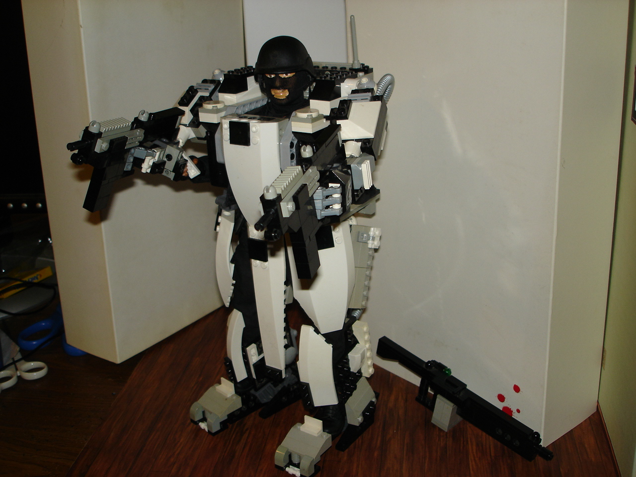 mechsuit013.jpg
