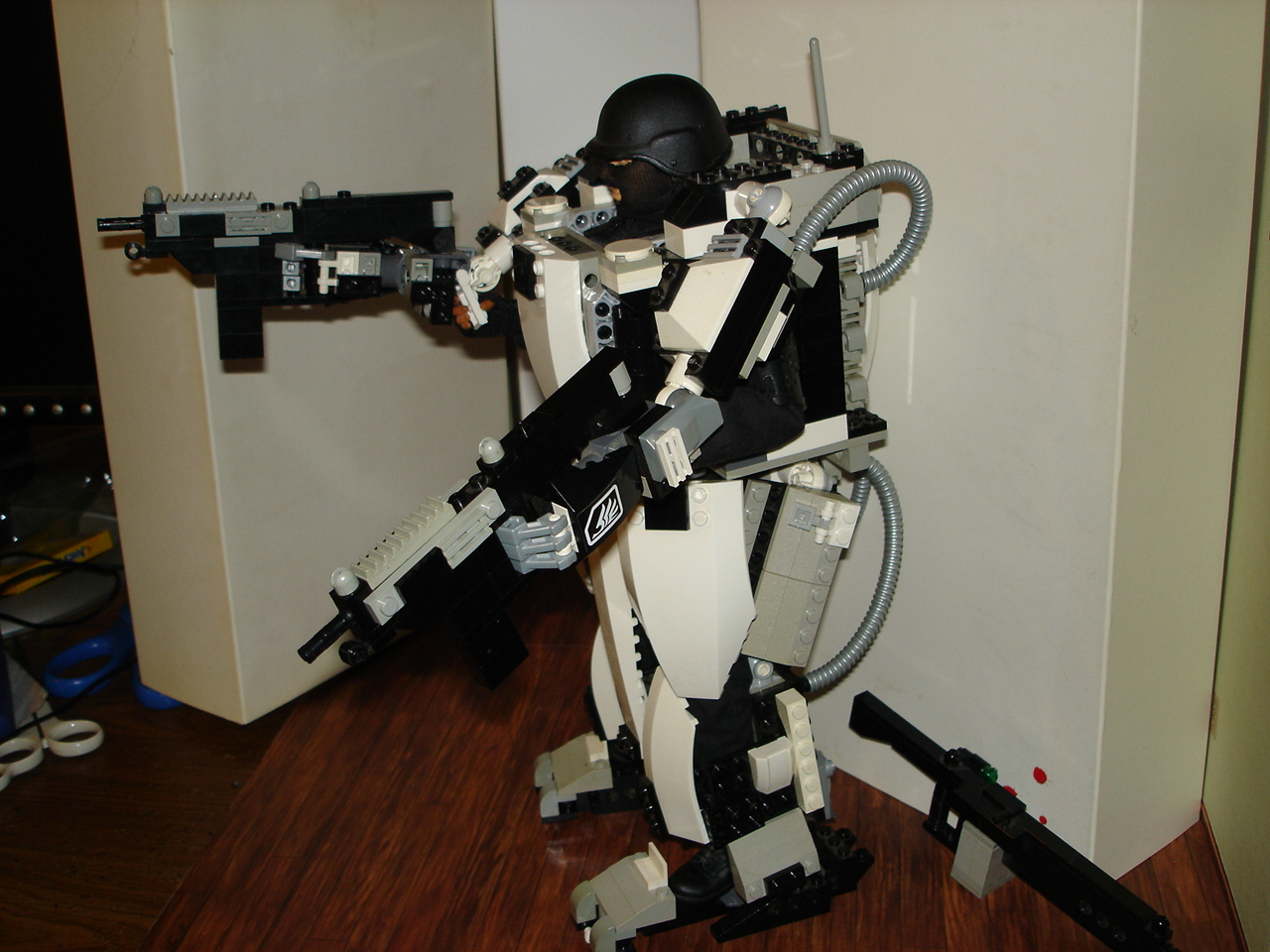 mechsuit015.jpg