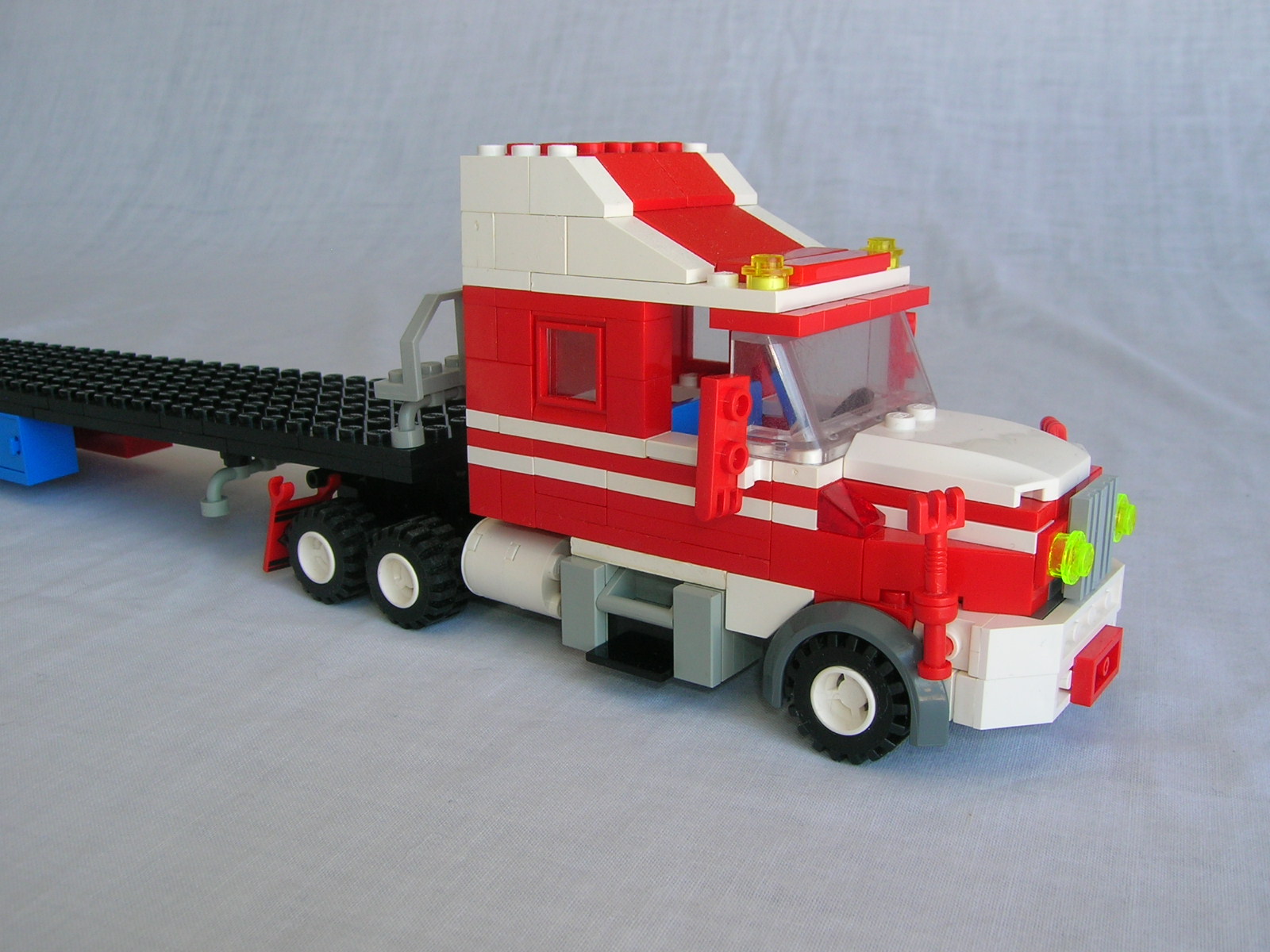 truckredwhite1.jpg