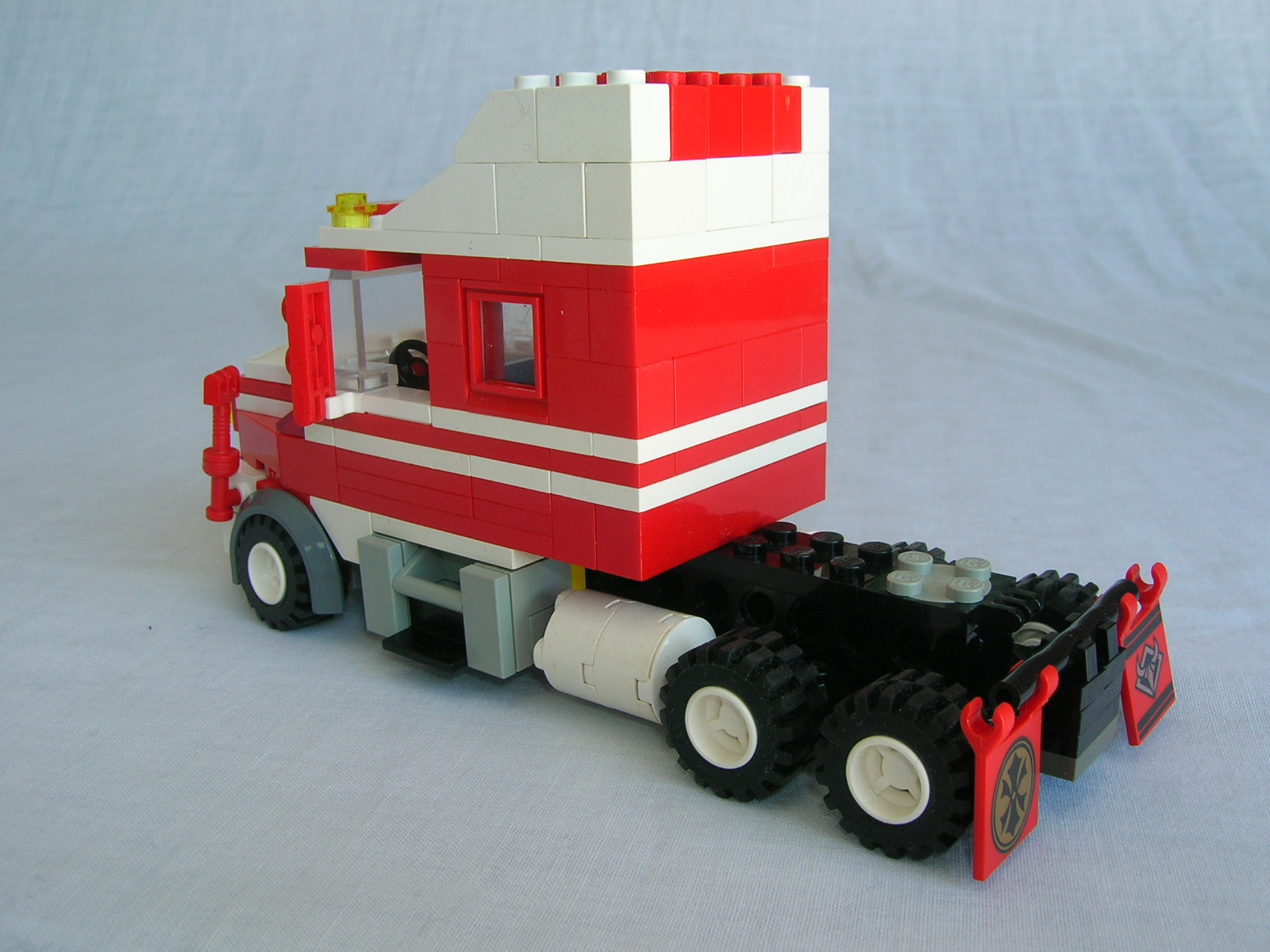 truckredwhite4.jpg