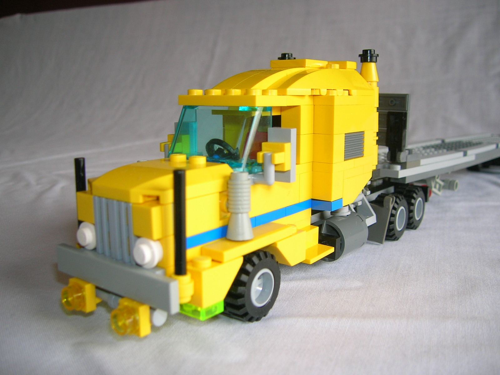 yellow_truck1.jpg