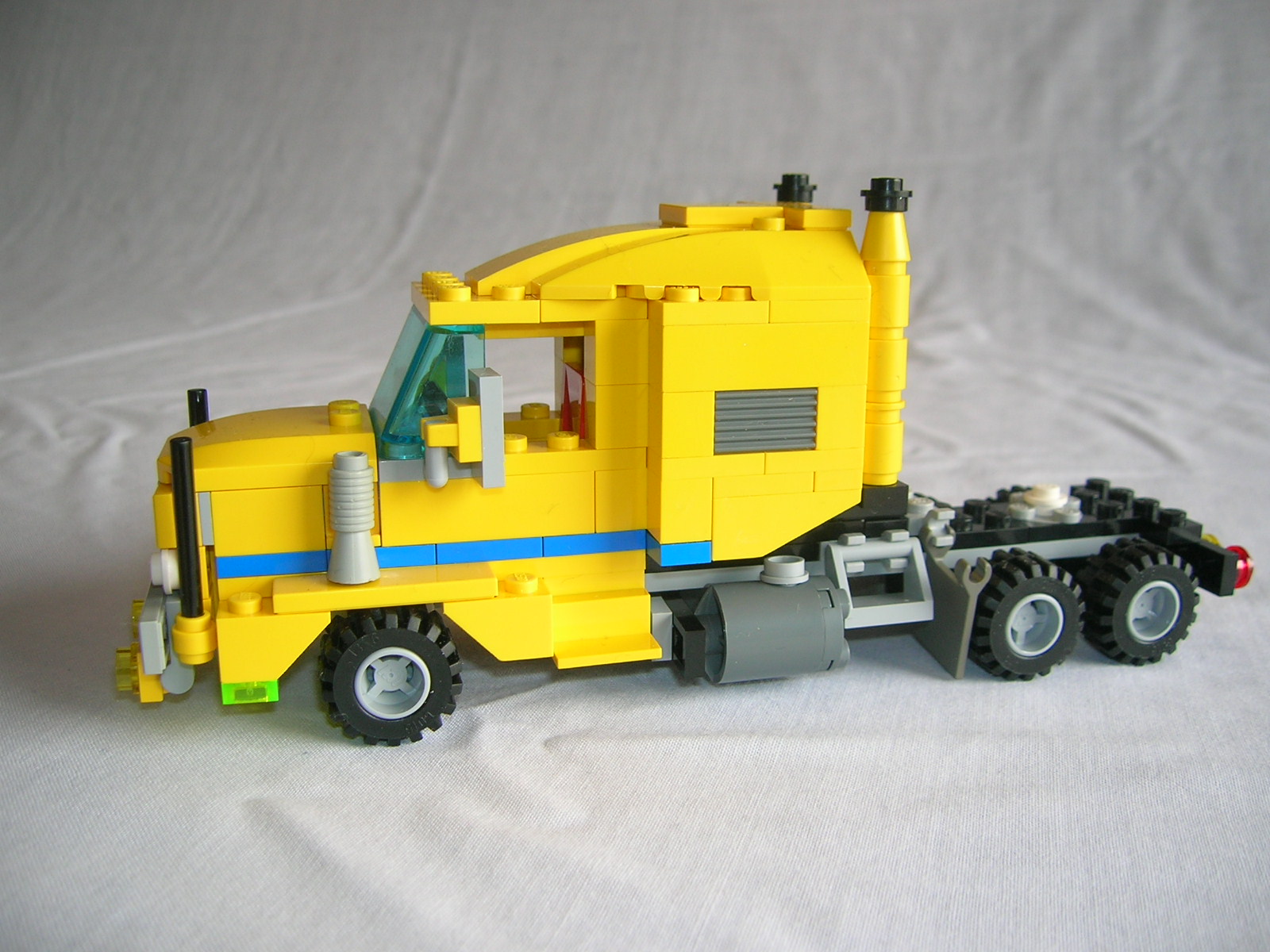 yellow_truck3.jpg