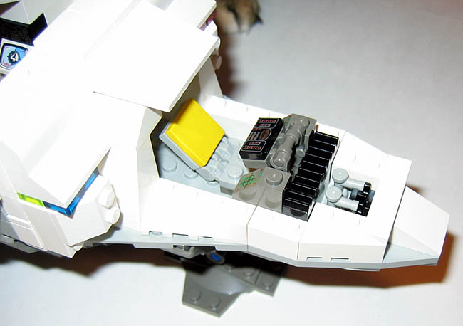 tennyson12_cockpit.jpg
