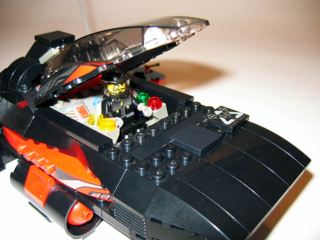 atlas15_cockpit1.jpg