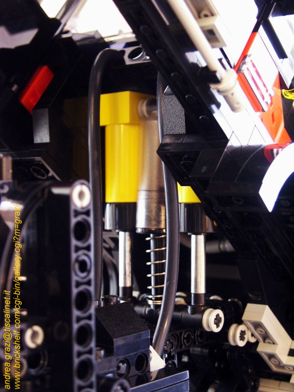 030-pneumatic-piston-opening.jpg